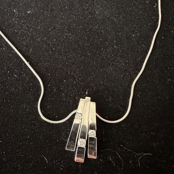 Necklace with diamond pendant - Picture 3 of 3